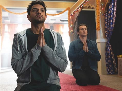 A Nice Indian Boy stars Karan Soni and Jonathan Groff talk gay。